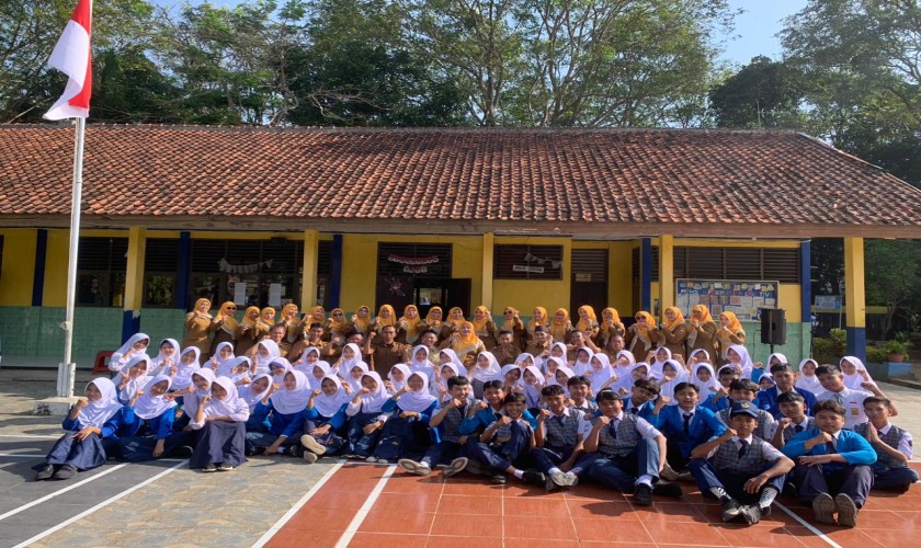 SMPN 6 RANGKASBITUNG GELAR HALAL BIHALAL, PERERAT SILATURAHMI GURU DAN SISWA